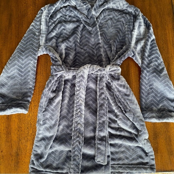 Alexander Del Rossa Gray Plush Fleece Bathrobe Hooded Knee Length Size M - Picture 2 of 6
